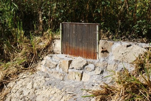Nově zbudovaný bezpečnostní přepad na rybníku Komora